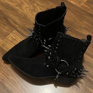 YRU Black Cowboy Laso Spiked Ankle Boots